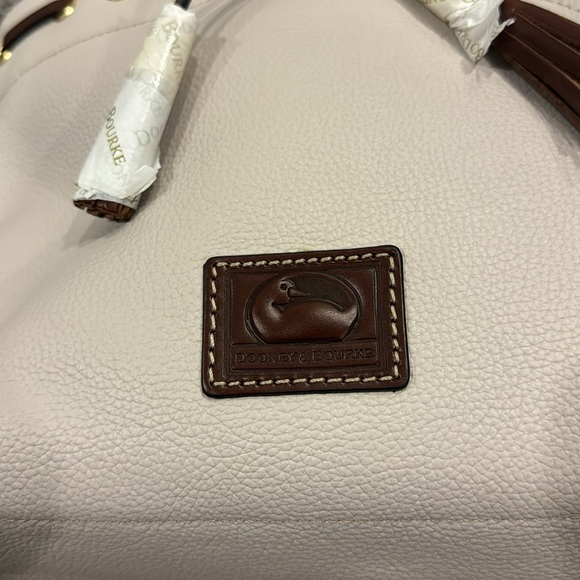 NWT Dooney & Bourke cream and brown leather purse. - Picture 2 of 9